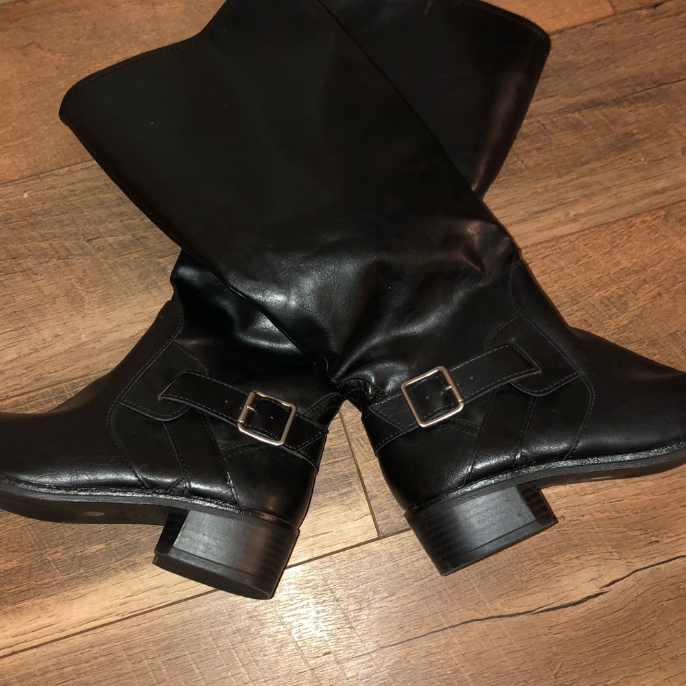 Black boots